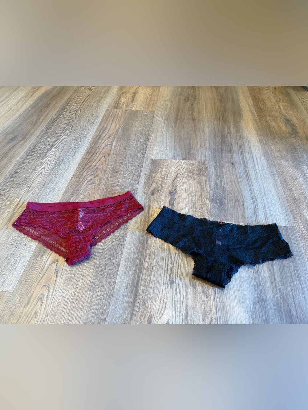 Victoria’s Secret Lace Panties – Size Small